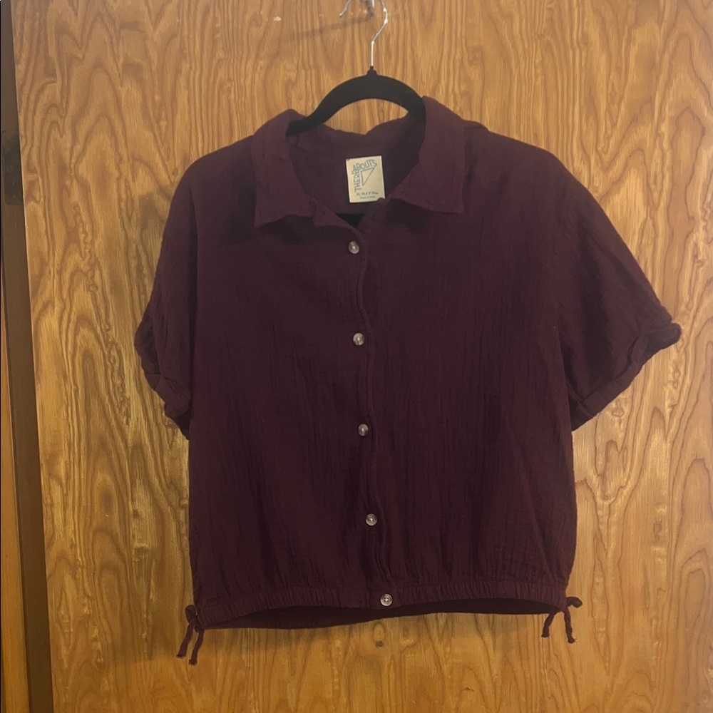 Short Sleeve Button-Down Shirt in Deep Burgundy